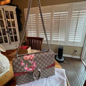 Gucci Bloom Supreme Canvas Shoulder bag (Medium size)